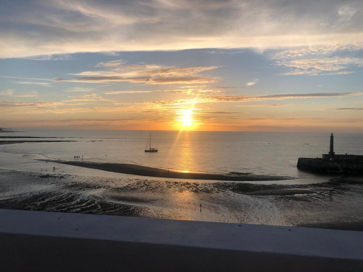 Balcony View Sunsets On Margate Seafront Apartment Exterior photo